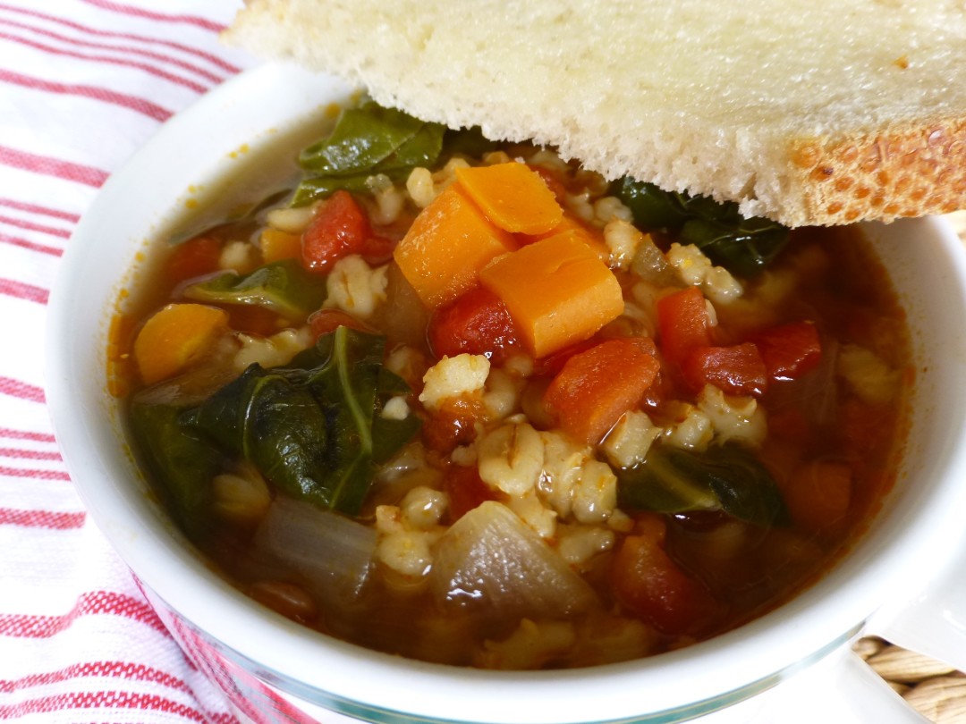 Barley & Lentil Soup with Swiss Chard | www.vegetariant.com