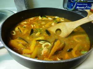 Red Curry Seafood cooking | www.vegetariant.com