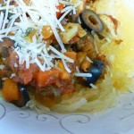 Spaghetti Squash Chunky Veggie Marinara | www.vegetariant.com