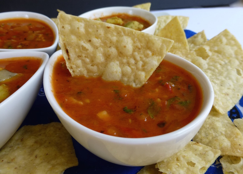 Cast Iron Skillet Blackened Salsa | www.vegetariant.com